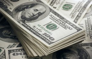 Dollar Rallies on Unexpectedly Lower U.S. Jobless Claims