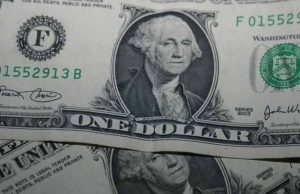 Dollar Rises Against Major Currencies After Strong U.S. Jobs Report