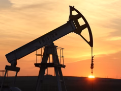 EIA Data Shows Surprise Crude Inventory Drop, Bullish Signal Emerges