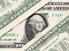 Dollar Slides Further as Geopolitics Revive ‘Sell America’ Trade