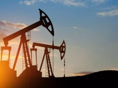 Oil Slips as U.S. Relaxes Venezuela Sanctions, Still Set for Big Monthly Gains