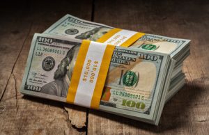 US Dollar Slumps as Fed Independence Comes Under Fire