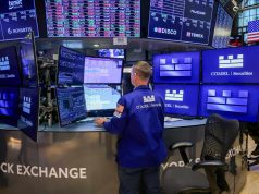 Wall Street Mixed as Investors Weigh Economic Data and Earnings