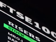 FTSE 100 Falls After BP Halts Buyback, AstraZeneca and Barclays in Spotlight