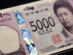 Yen Weakens Sharply to 160 per Dollar, Sparks Intervention Fears