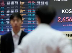 Asia Stocks Rise as Iran Ceasefire Holds Focus; China Gains Despite Mixed Data