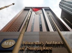 Singapore Economy Slows as MAS Surprises with Policy Tightening