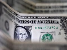 Dollar Climbs as Iran Diplomacy Headlines Shake Market Sentiment