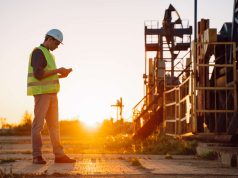 Oil Stays Elevated as Hormuz Blockade Risks Grow