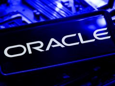 Oracle Stock Faces Pressure as Morgan Stanley Flags Key Risks