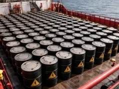 Brent Oil Climbs as New U.S.-Iran Strikes Weaken Hopes for Hormuz Deal