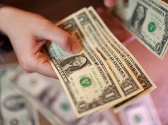 Dollar Holds Steady After Trump Rejects Iran Peace Proposal