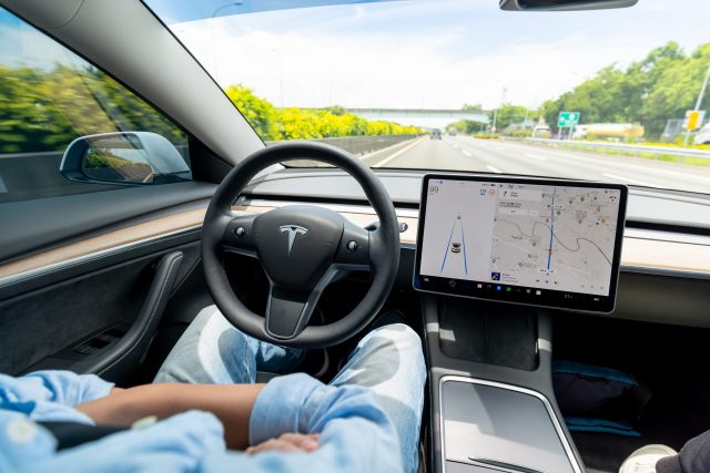 tesla-self-driving