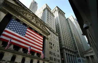 SpaceX Surges 19% in Historic Debut as Stocks Rise on Iran Peace Hopes