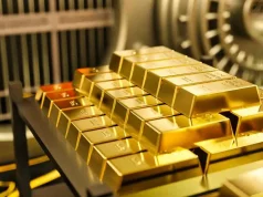 Gold Holds Near Seven-Week High as Hormuz Hopes Ease Fed Fears