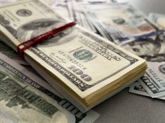 Dollar Rises as Markets Await Iran Deal and U.S. Payrolls