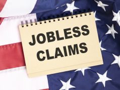 US Jobless Claims Rise Above Forecasts, Labor Market in Focus