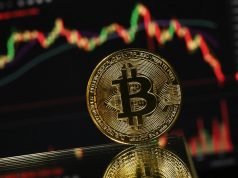Bitcoin Rises 1% as Risk Appetite Returns, But Oil Caps Gains